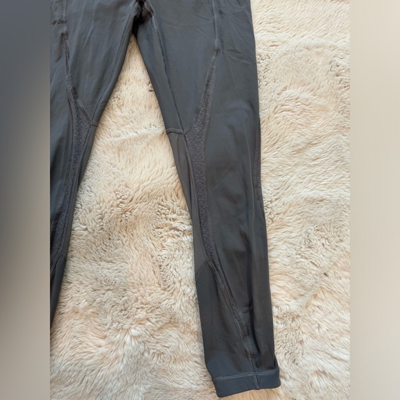 Lululemon mesh in movement 7/8 tight size 8 - Picture 2 of 9
